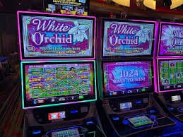 Layar metode pembayaran x500 slot menampilkan opsi DANA, OVO, GoPay, QRIS, dan pilihan bank virtual account